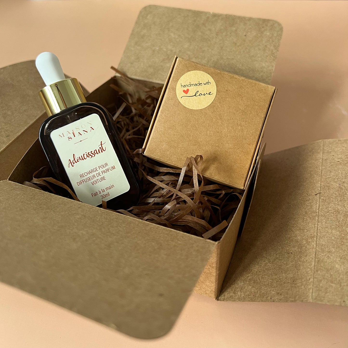 Coffret parfum voiture à suspendre + recharge